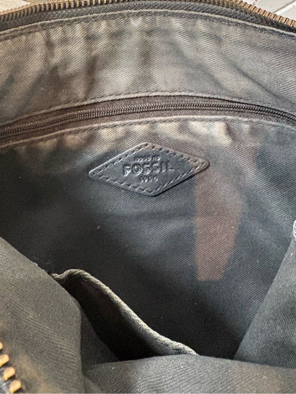 Fossil Black Leather Crossbody Bag with Key Charm - Picture 8 of 10